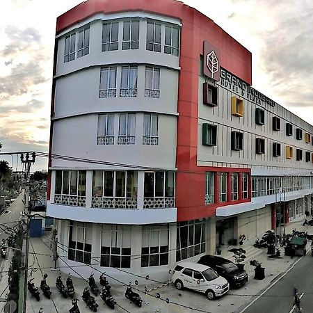 Grand Indobaru Hotel Selatpanjang Exterior photo
